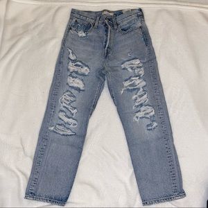 Levi’s Distressed Wedgie Straight